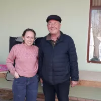 ASIE - Emma Frelat avec le Maître céramiste Bakhtiyor Nazirov à Richtan.