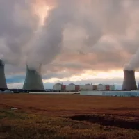 Wikipédia - La centrale de Dampierre dans le Loiret.