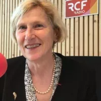 Marie-Jo Thiel dans les studios d'RCF Lyon