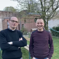 Père Christophe et Hugo, premier propédeute de la Maison Saint André