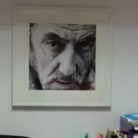 2020-Véronique Macary-Sur le mur du bureau de la directrice Aurélie Ruybanis, la photo d'un naufragé récemment disparu. 