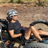 2020 - O. Chaloin - Olivia Chaloin sur son vélo spécialement adapté pour son périple en Australie