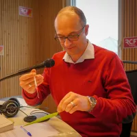 2021 - RCF - S. Valette en pleine démonstration sur la goutte d'eau et la feuille de bambou