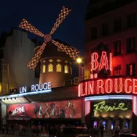 Le Moulin-Rouge, Paris, 2013 Wikipedia