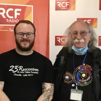 Jordan Nicoletti et Florin Didilescu dans le studio de RCF Isère