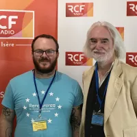 Jordan Nicoletti et Marco Pernich dans le studio de RCF Isère