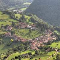 Le village Rond d'Oncieu dans le Bugey
