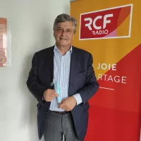 2021 - Hugo Sastre - Nicolas Forissier dans les studios de RCF en Berry. ( le masque a été enlevé pour réaliser la photo).