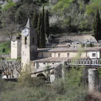 Église Saint-Michel-de-Gast, dite aussi église des Templiers à Roquebillière. - Par G CHP — Travail personnel, CC BY 2.5, https://commons.wikimedia.org/w/index.php?curid=32298319