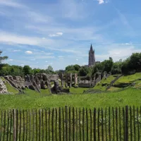 www.ville-saintes.fr/