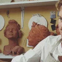 Sophie Barut Sculpteur -  "J'ai senti à quel point l'amour de Dieu et des hommes était vital pour moi et que je ne pouvais pas vivre comme s'il n'y avait pas tout ça."