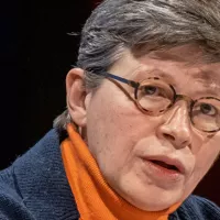 Wikimédia Commons - 6 février 2019 : Audition de Sr Véronique MARGRON, théologienne, présidente de la Conférence des religieuses et religieux en France (Corref)   Sénat, Paris 