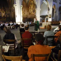 15 juin 2008: "La messe qui prend son temps", cha. Saint-Ignace, Paris (75), France © Corinne SIMON/CIRIC