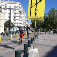 La piste cyclable devant l'hôtel de ville d'Annecy. ©Victorien Duchet - RCF Haute-Savoie.