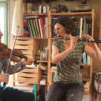 Dan Ross et Solen Lesouëf, luthiers ©2021 RCF Finistère