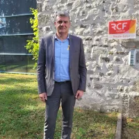 Jean-Pierre Vigier présente une proposition de loi pour créer le statut de "parent protégé" © Martin Obadia