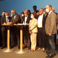 ©Victorien Duchet - Les élus locaux, régionaux, et parlementaires réunis autour de Laurent Wauquiez à la présentation du Plan Montagne II ce jeudi au Grand-Bornand