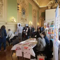 Le forum pour l'emploi dans la salle des fêtes de l'hôtel de ville /photo: Laurène Rocheteau