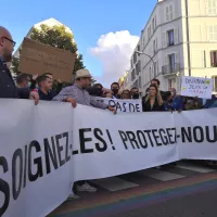 Manifestation de riverains et d'élus à Pantin mercredi 29 septembre - Photo : Clara Gabillet