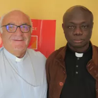 Mgr Gosselin accueille un nouveau prêtre le père Christian Aimé-Nganga vicaire de la paroisse de Confolens