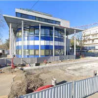 Cours du collège Jean Lurçat à Angers avec les travaux du tramway.