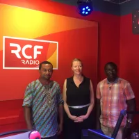 © RCF Anjou - Père Arnaud Milandou du Congo Brazzaville et au Père Jean-Louis Kossi Agbeli du Togo avec Laure Baudet