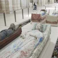 Abbaye royale de Fontevraud - Les gisants d'Aliénor d'Aquitaine, Richard cœur de lion et Henri II Plantagenêt