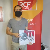 Apprendre la batterie avec Karim Breton, c'est facile ! ® RCF - Hugo Sastre.