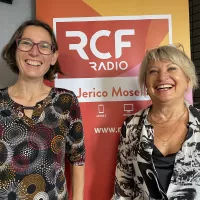 Les sourires de Laetitia LHERMITE et Lysiane GAST dans les studios de RCF à Metz