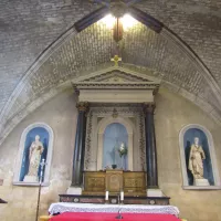 L'intérieur de l'église Notre-Dame-du-Bout-des-Ponts n'a jamais été restauré. /photo: Laurène Rocheteau