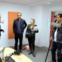 Thierry Bezer et son équipe dans les studios de Dialogue RCF. Crédit Robert Poulain