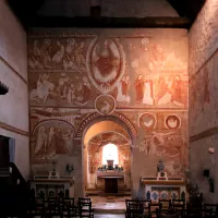 ues du mur sud de la nefEglise Saint Martin de Vic - Vue d'ensemble des fresq, la séparant du chœur (en 2009).