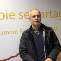 Le Dr Jean-François Grèze dans les studios de RCF Puy-de-Dôme