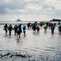 Pèlerins dans la baie du mont Saint-Michel ©Jean-Matthieu GAUTIER/CIRIC