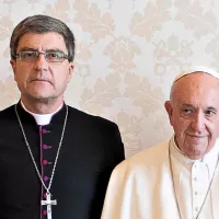 Mgr Eric de Moulins-Beaufort et le pape François - Vatican Media-Foto CPP CIRIC