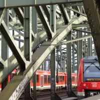 Trains à Cologne, photo Jean Braunstein