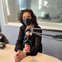 Jacqueline Schneider dans les studios de RCF à Metz