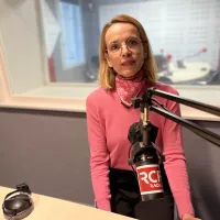 Anne Daussan-Weizman dans les studios de RCF à Metz