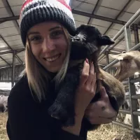 L'agricultrice indrienne Déborah Montagnac n'hésite pas à partager son quotidien à la ferme sur les réseaux sociaux. ©Déborah Montagnac