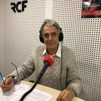 Robert Cabane, président du conseil presbytéral de l’Epuf Bordeaux organise le culte de la cité de ce dimanche 30 janvier 2022 ©Violaine Attimont.