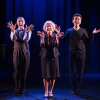 Adrien BIRY-VICENTE, Marie-Charlotte LECLAIRE et Hervé DEVOLDER dans "La grande petite Mireille" ©J.STEY