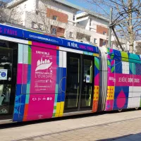 Le tramway grenoblois au couleur de la labélisation Capitale Verte Européenne 2022 - Crédit Anaïs Lefèbvre