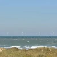 Photo-montage d'éoliennes au large de Dunkerque © Commission du Débat public