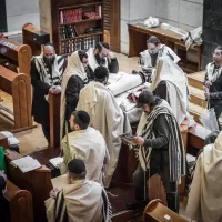 Lecture de la Torah dans une synagogue à Paris, le 03/11/2016 ©Chloe SHARROCK/CIRIC