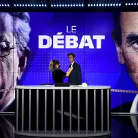 Préparation du débat entre Jean-Luc Mélenchon et Éric Zemmour sur BFMTV le 23/09/2021 ©Bertrand GUAY / POOL / AFP
