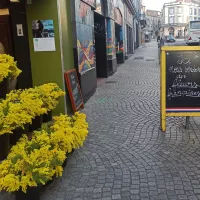 « Ici nous vendons des fleurs françaises », indique l’atelier fleuriste L’autre Saison, rue Fontgiève