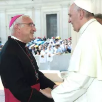 Mgr Hudsyn rencontre le pape François, à Rome, le 30 juin 2016 – © Vatican