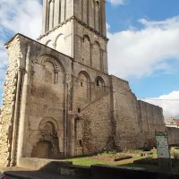 Abbaye Notre-Dame de Déols, dans l'Indre. 