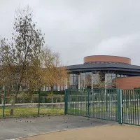 Ouverte en 2014, la piscine Pharéo de Beaufort-en-Anjou enregistre 90 000 entrées par an. ©RCF Anjou