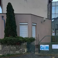 Le GEM autisme 43 est installé dans les locaux de l'ancienne école de Mons sur les hauteurs du Puy-en-Velay